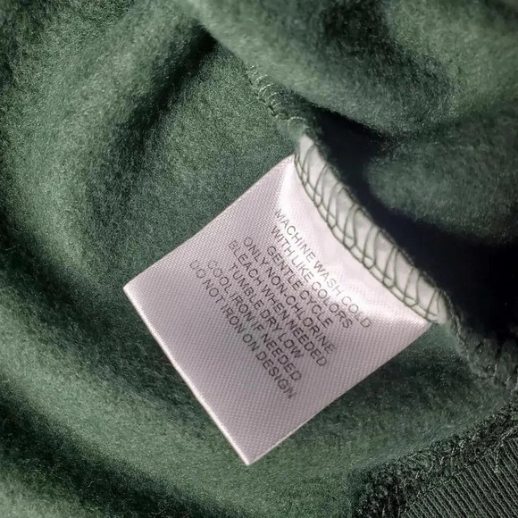 NWT Peanuts Snoopy Christmas Pullover Crewneck Sweatshirt Size 12m Green - Picture 11 of 16